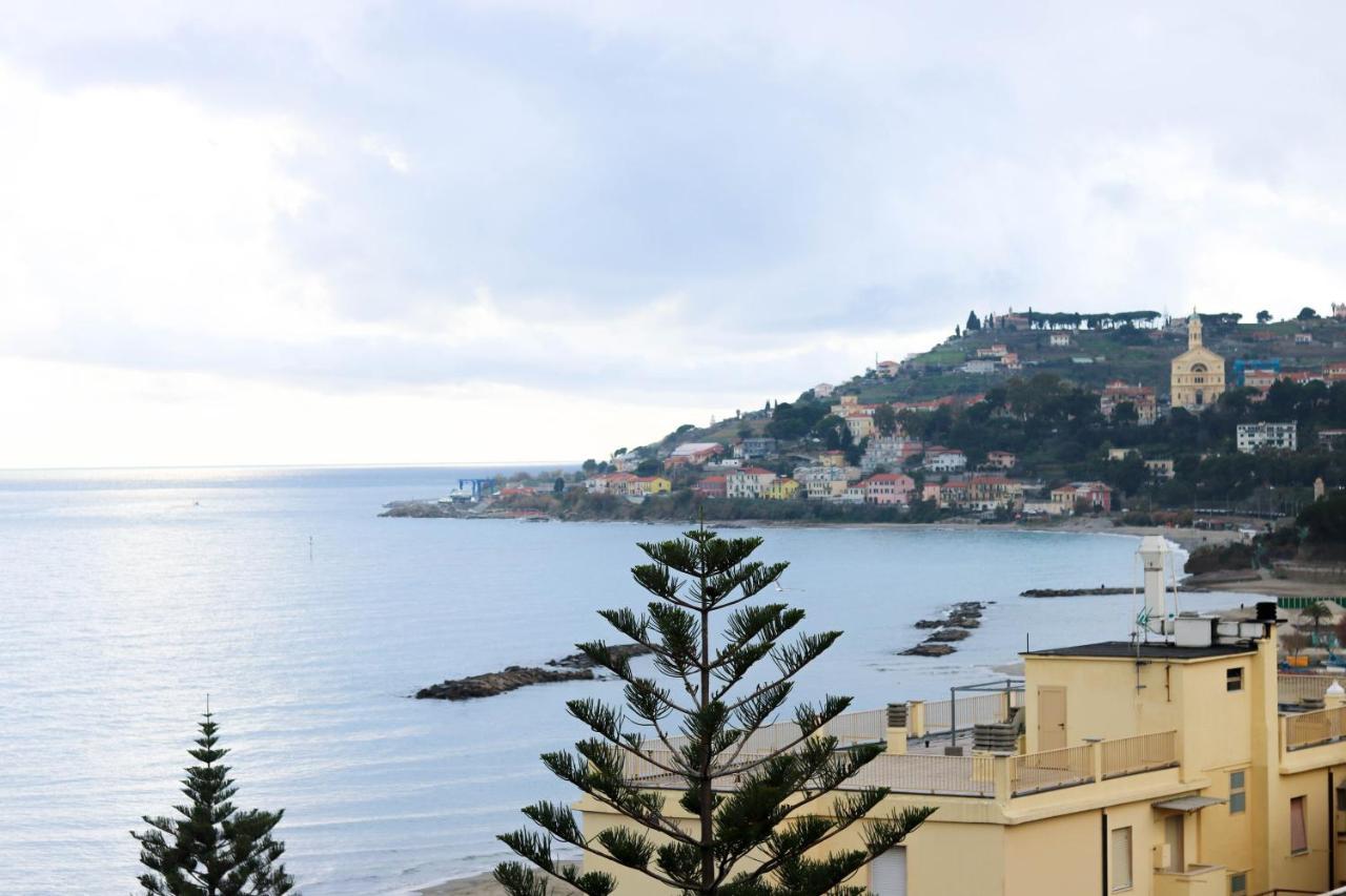 H11 Arma Vista Mare Panoramica Apartment Arma di Taggia Exterior photo