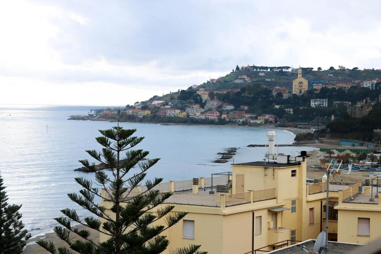 H11 Arma Vista Mare Panoramica Apartment Arma di Taggia Exterior photo