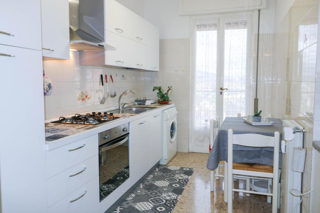H11 Arma Vista Mare Panoramica Apartment Arma di Taggia Exterior photo